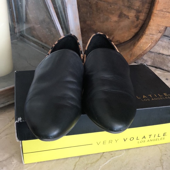 Very Volatile Black/Leopard Flats - Picture 3 of 6